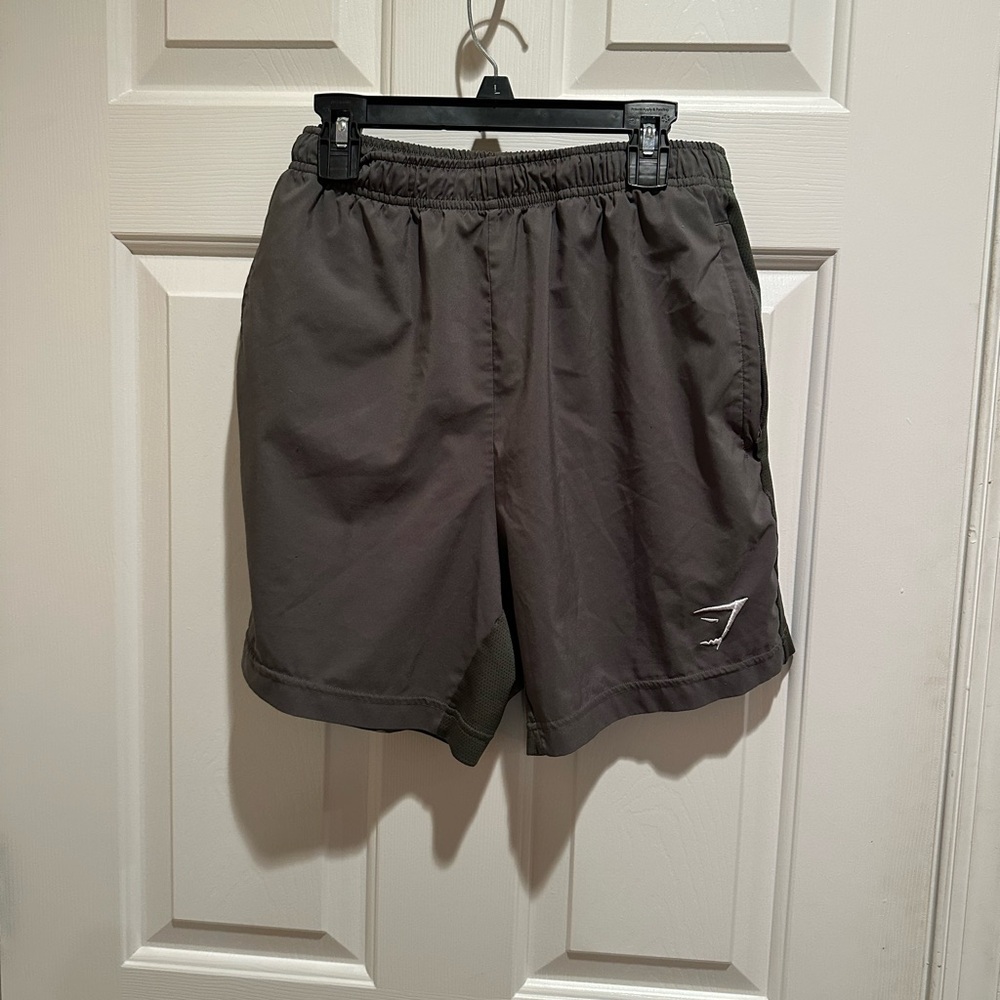Gymshark Shorts Men’s M Lifting Mesh 5” Inseam Gym Workout Olive Green Pockets